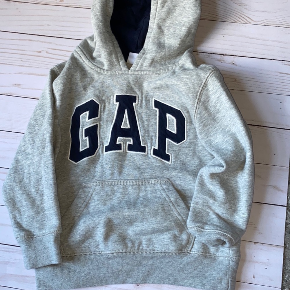 GAP grey pullover hoodie